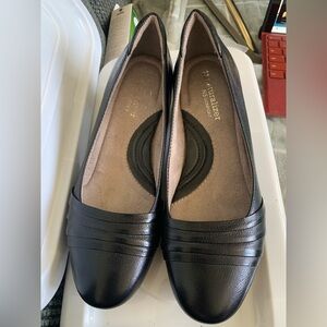 NWOT Naturalizer Black Leather Shoes size 7.5